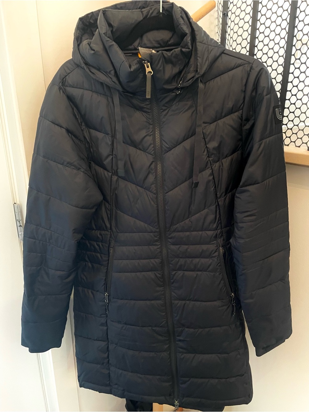 LOLΓ Women's Black Quilted Hooded Puffer Coat